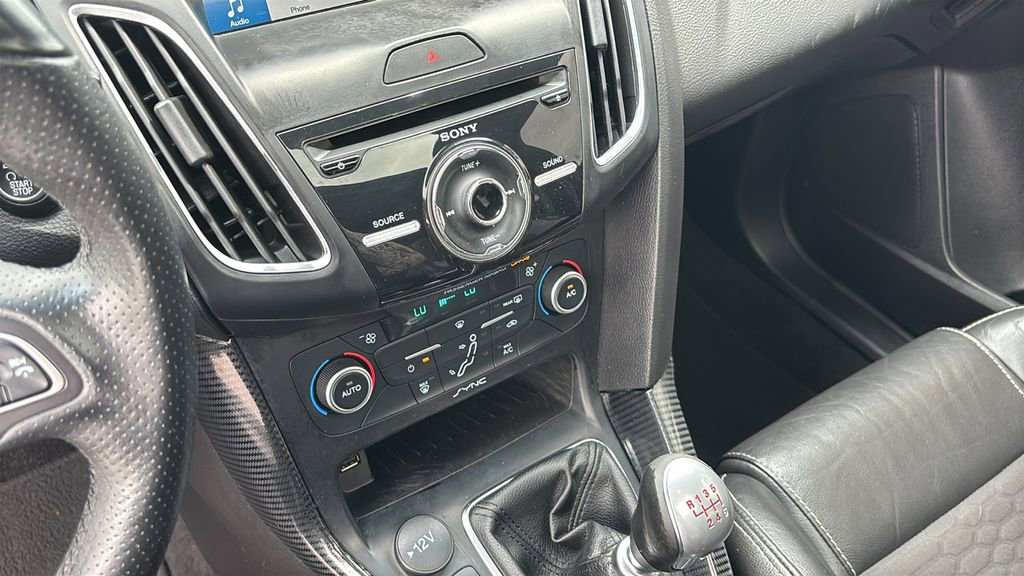 Used 2018 Ford Focus ST w/ Equipment Group 401A FWD image 21