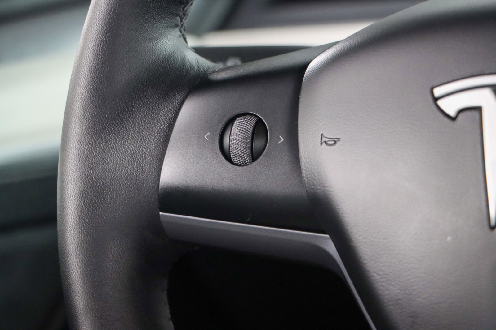 Used 2025 Tesla Model Y Long Range image 13