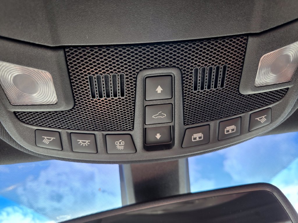 Used 2018 Lincoln MKX Reserve w/ Driver Assistance Package FWD image 34