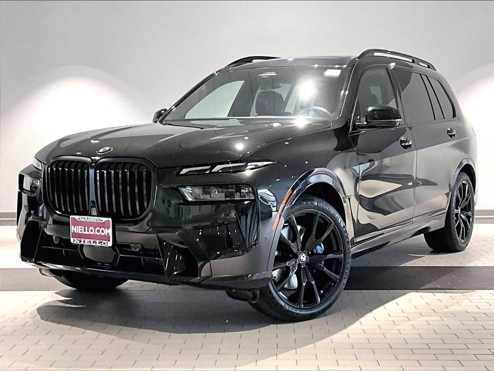 Used 2024 BMW X7 xDrive40i w/ M Sport Package image 1