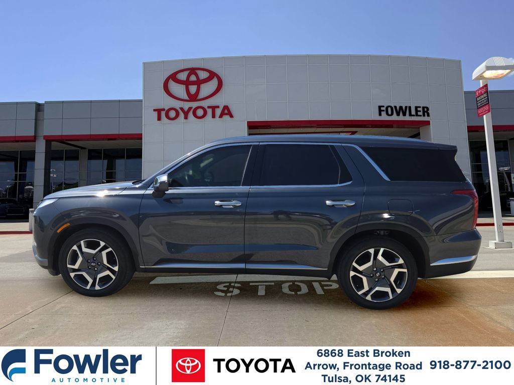 Used 2025 Hyundai Palisade Limited AWD/4WD image 2