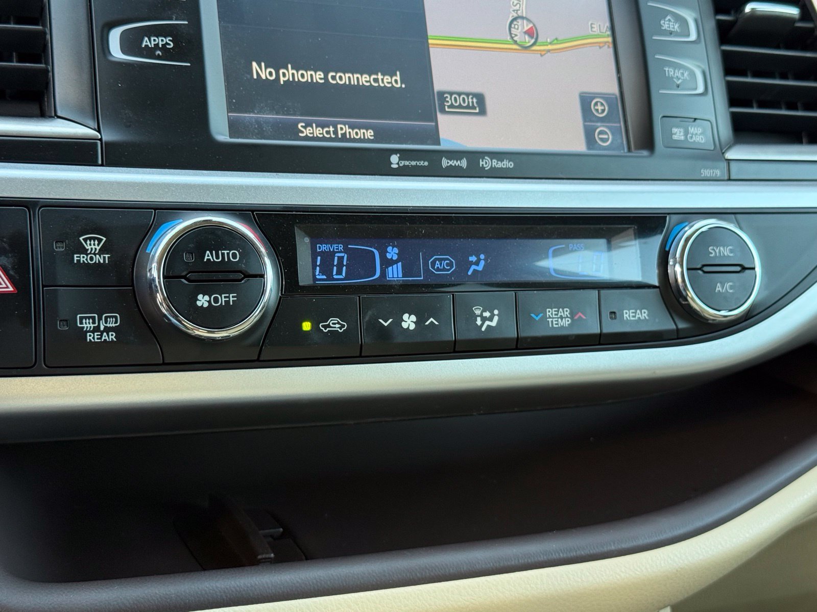 Used 2018 Toyota Highlander XLE FWD image 36