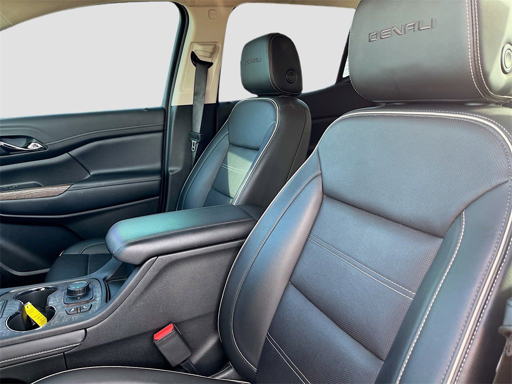 Used 2022 GMC Acadia Denali w/ Denali Ultimate Package image 22