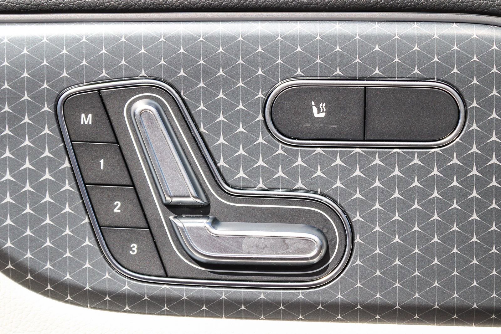 Certified 2025 Mercedes-Benz GLB 250 image 23