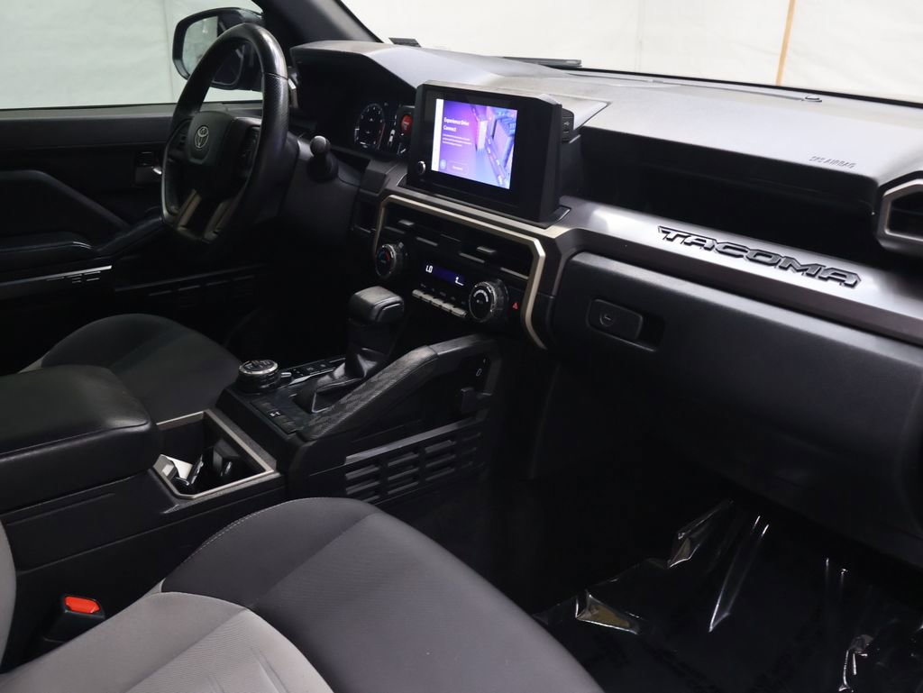Used 2025 Toyota Tacoma TRD Off-Road AWD/4WD image 10