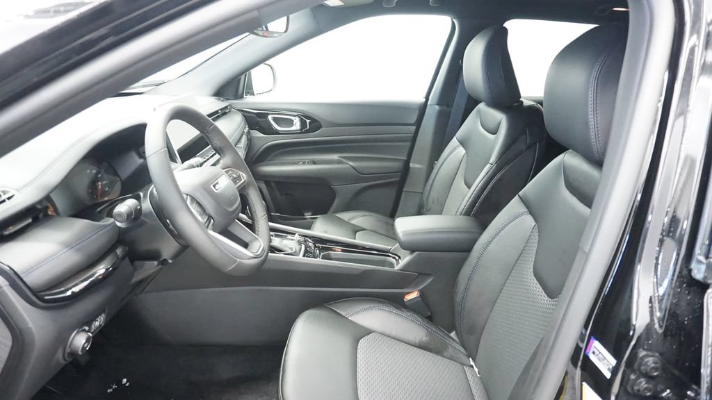 New 2026 Jeep Compass Latitude AWD/4WD image 30