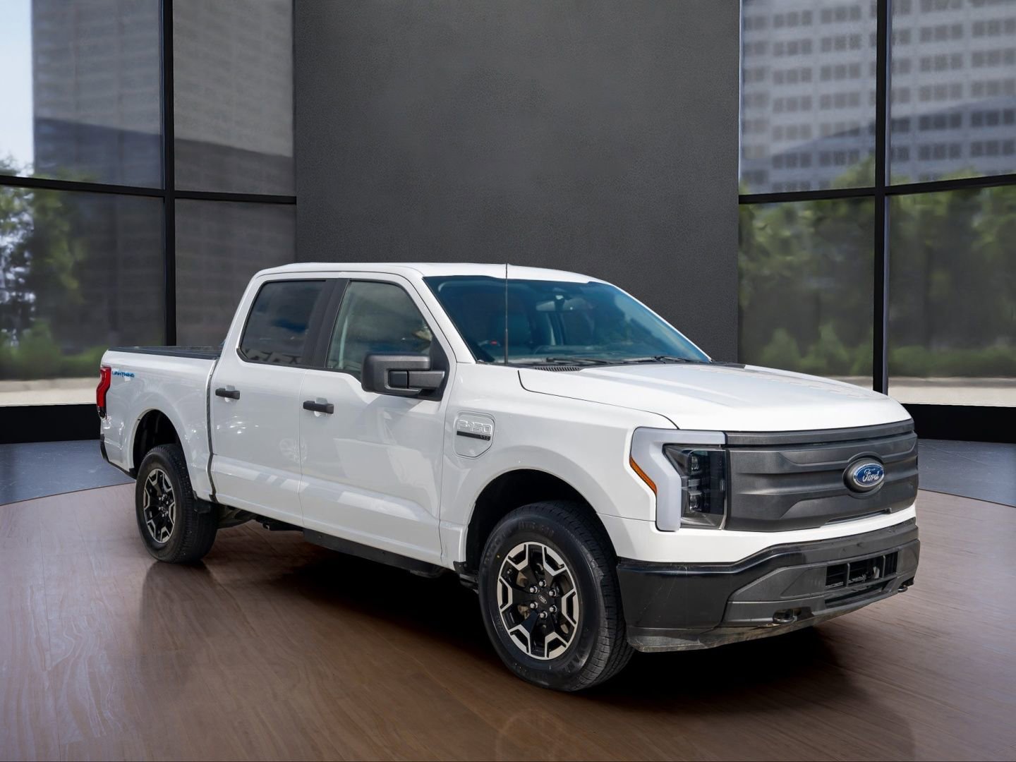 Used 2022 Ford F150 Lightning Pro image 3
