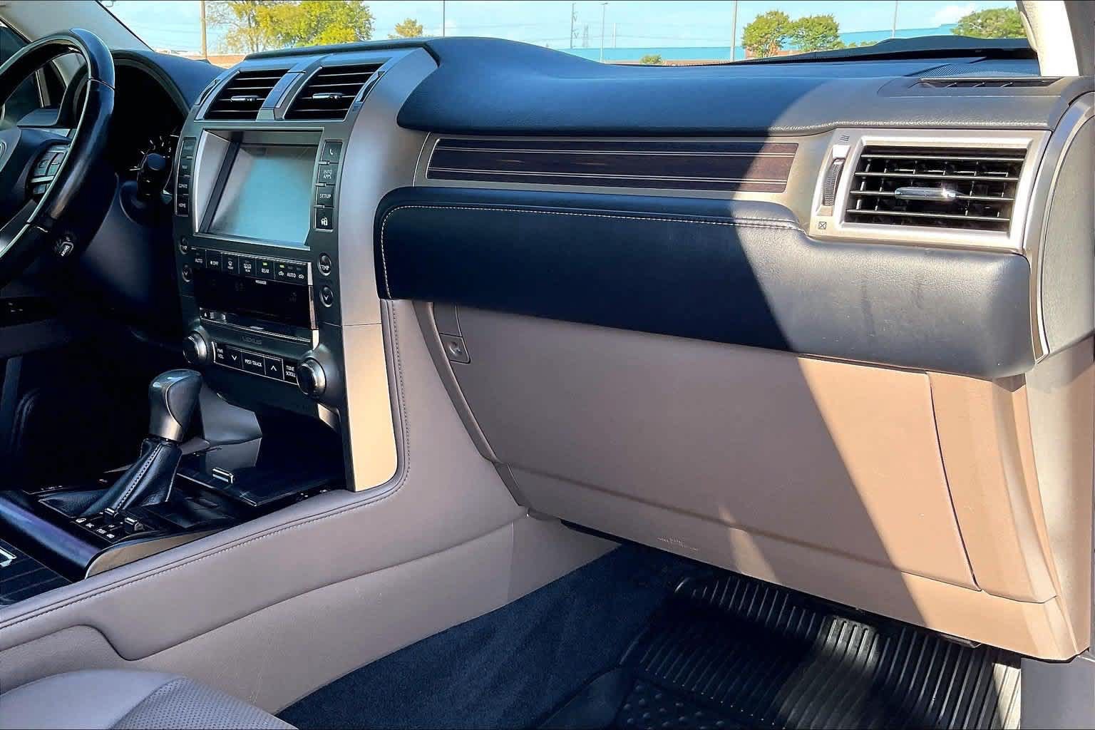 Used 2020 Lexus GX 460 Premium w/ Premium Package AWD/4WD image 23