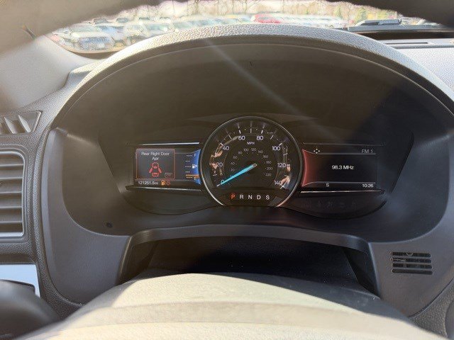 Used 2018 Ford Explorer XLT w/ Equipment Group 202A AWD/4WD image 28