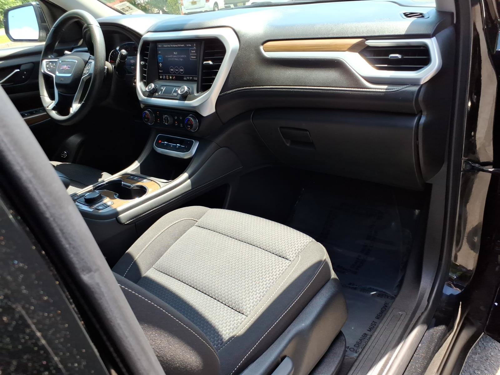 Certified 2023 GMC Acadia SLE w/ Driver Convenience Package AWD/4WD image 9