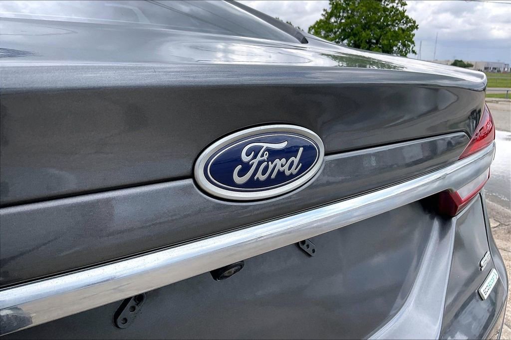 Used 2017 Ford Fusion SE w/ Fusion SE Technology Package FWD image 27