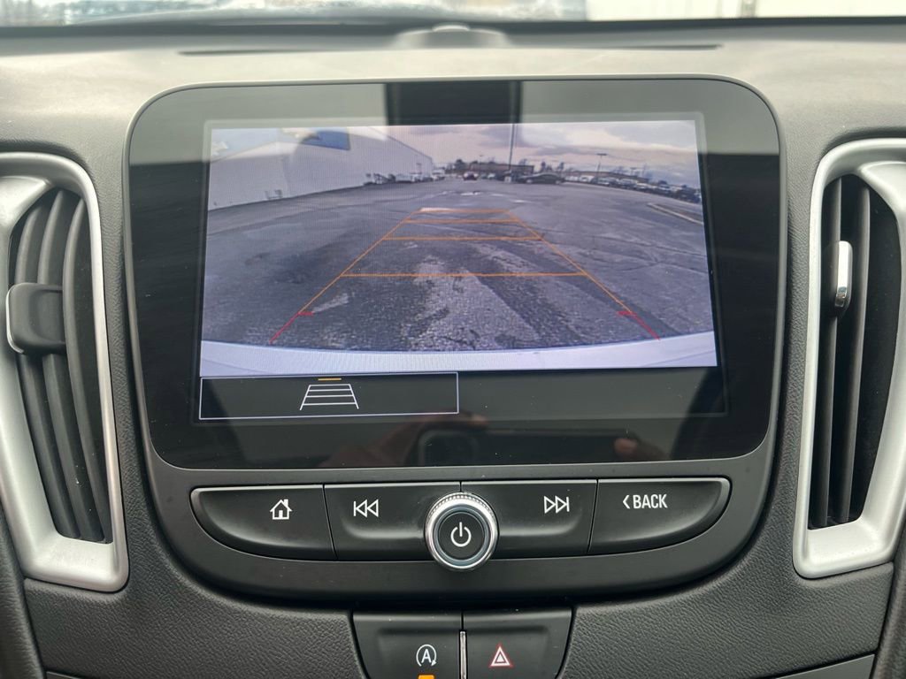 Used 2022 Chevrolet Malibu LT w/ Leather Package image 16