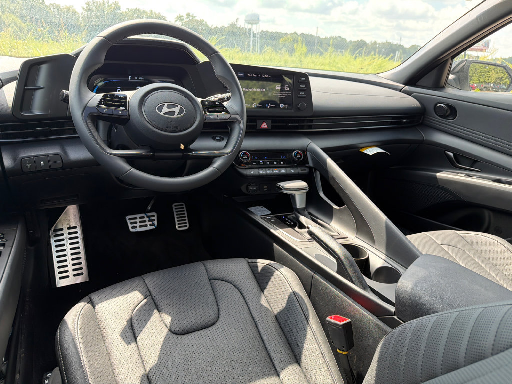 New 2026 Hyundai Elantra SEL Sport FWD image 23