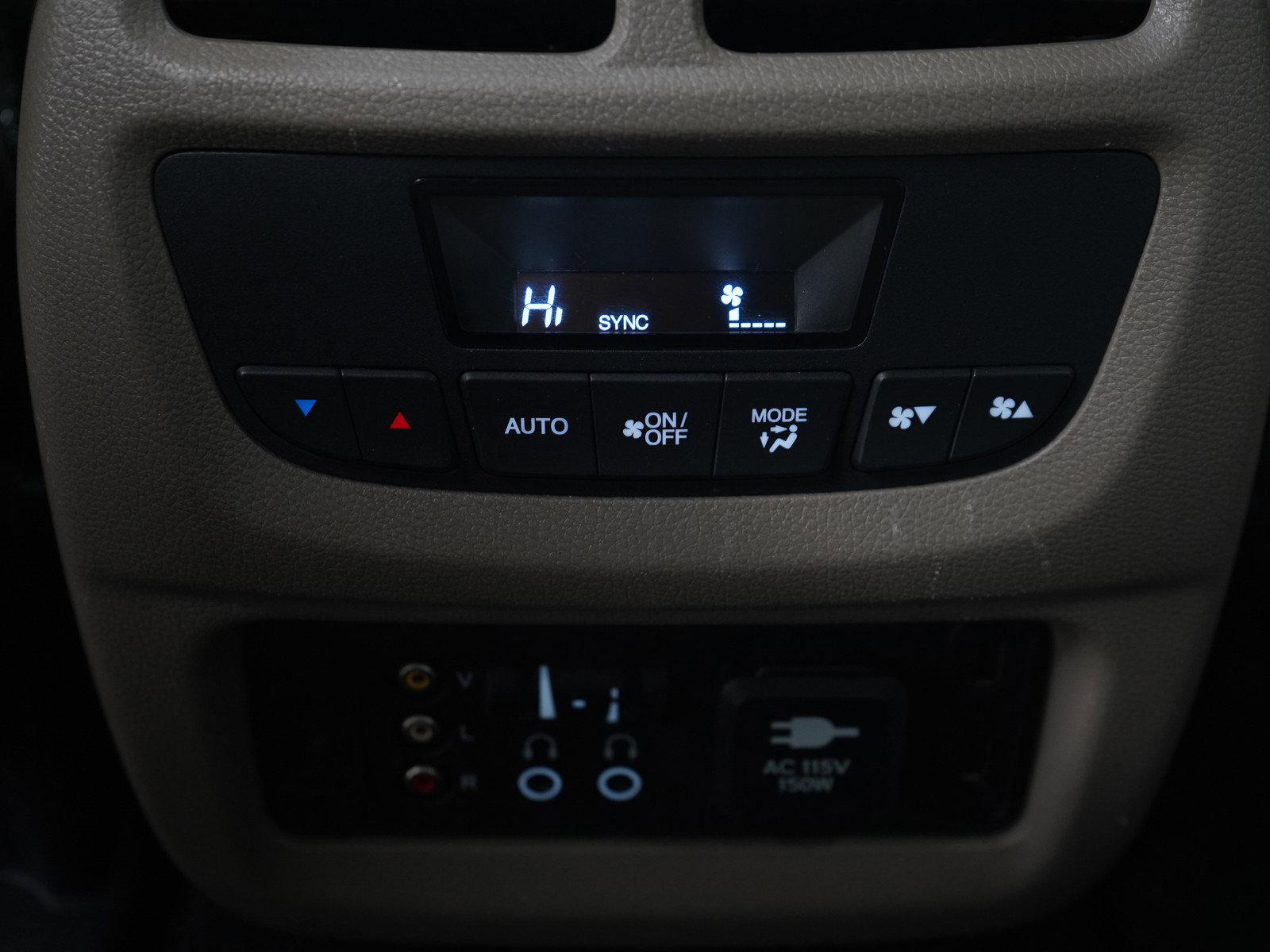 Used 2016 Honda Pilot Touring image 19