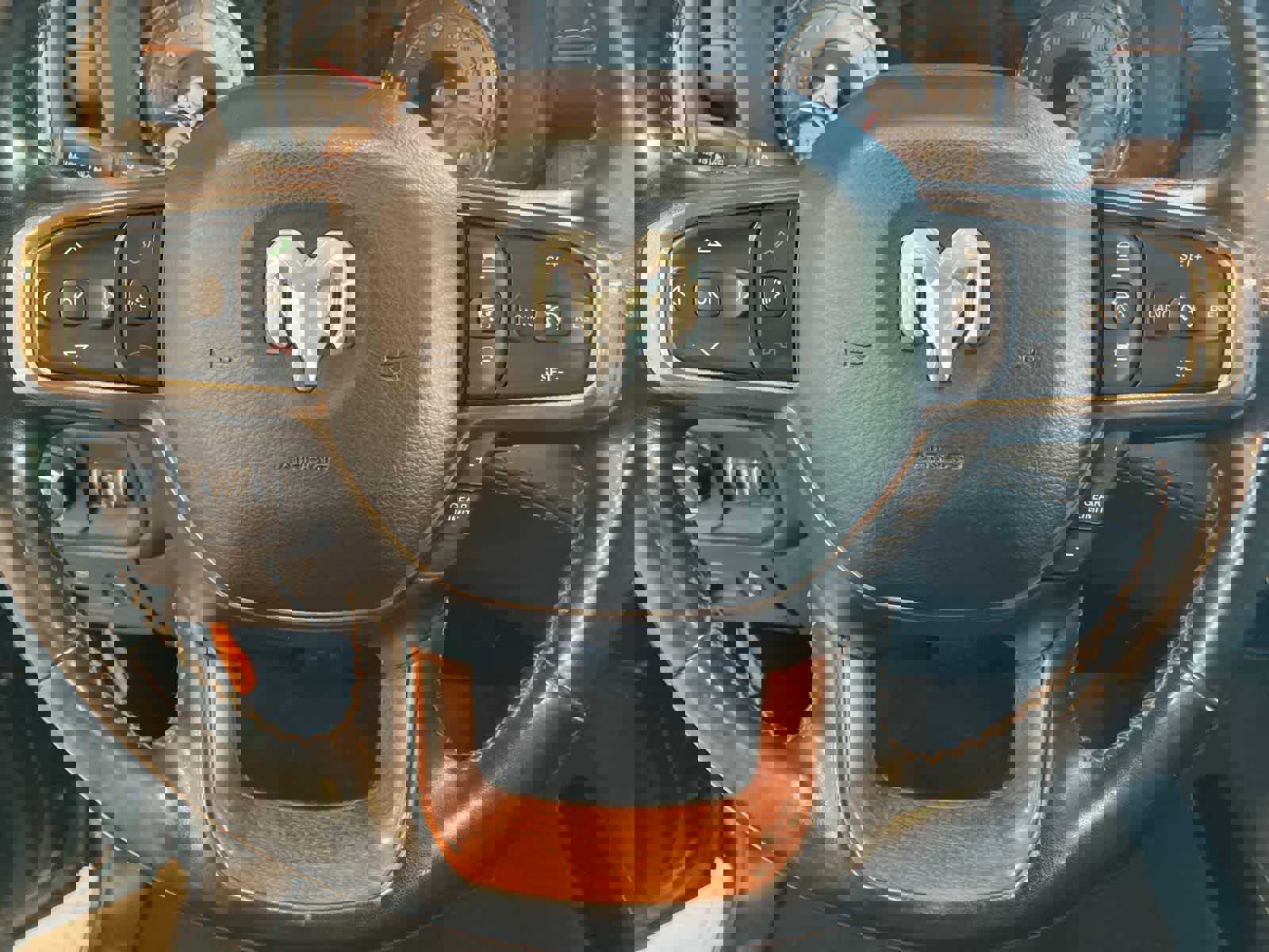 Used 2019 RAM 1500 Laramie Longhorn image 19