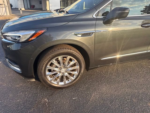 Used 2020 Buick Enclave Premium w/ Surround and Sites Package AWD/4WD image 2