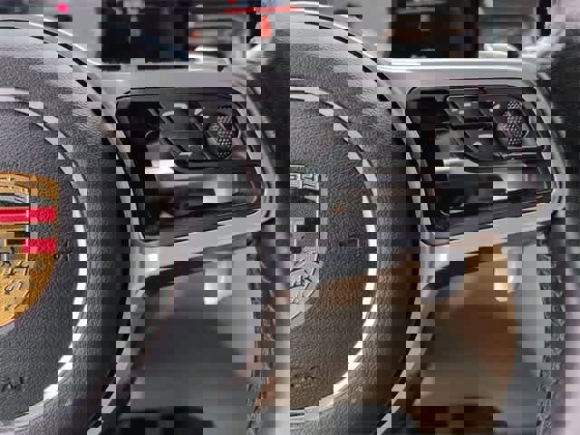 Used 2021 Porsche Macan S w/ Premium Package image 26