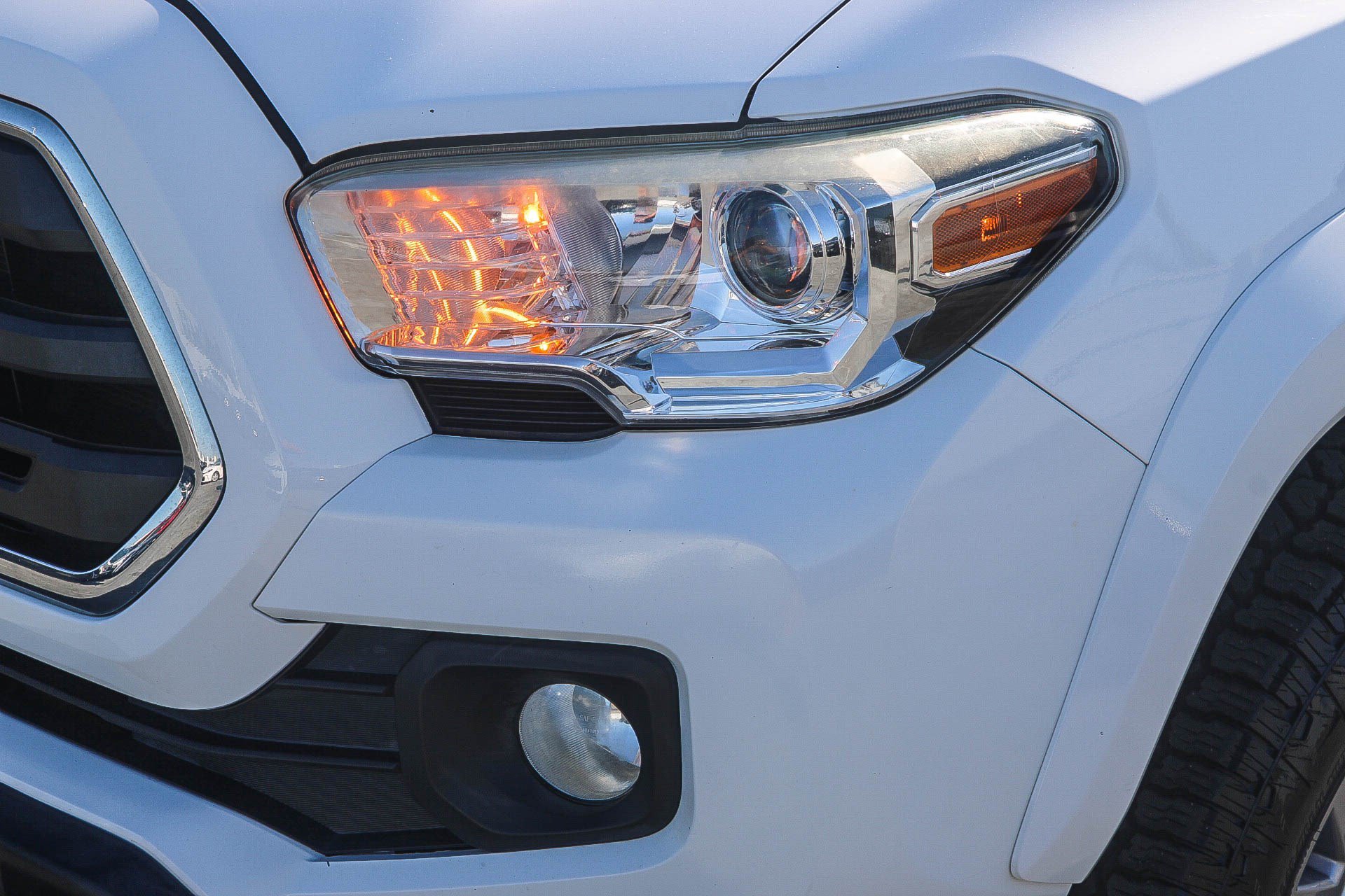 Used 2019 Toyota Tacoma SR5 AWD/4WD image 5