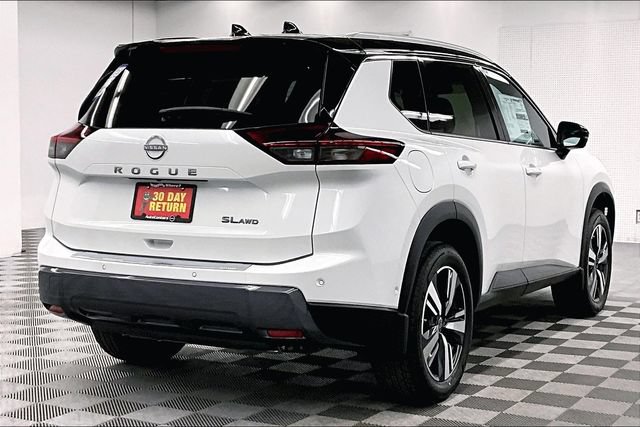 New 2025 Nissan Rogue SL w/ Tech Package AWD/4WD image 16