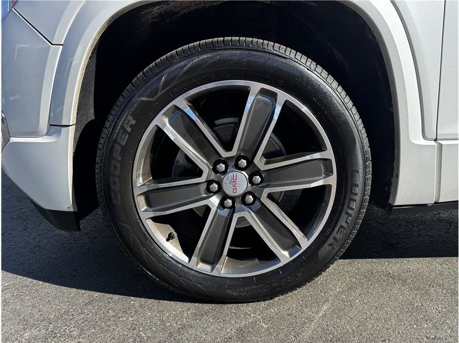 Used 2018 GMC Acadia Denali w/ Technology Package AWD/4WD image 26