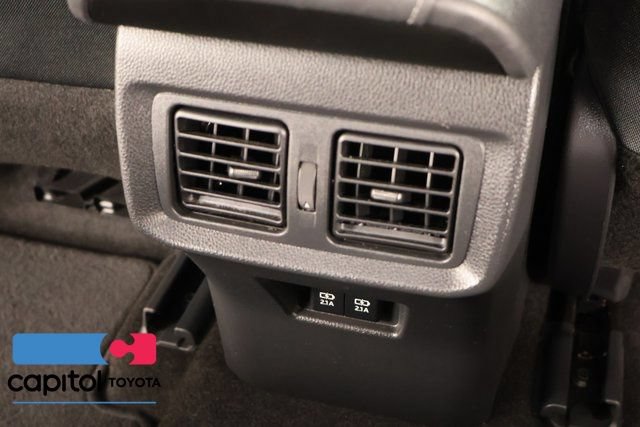 Certified 2021 Toyota Venza LE w/ Carpet Mat Package (TMS) AWD/4WD image 29