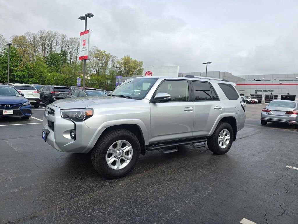 Certified 2022 Toyota 4Runner SR5 Premium AWD/4WD image 3
