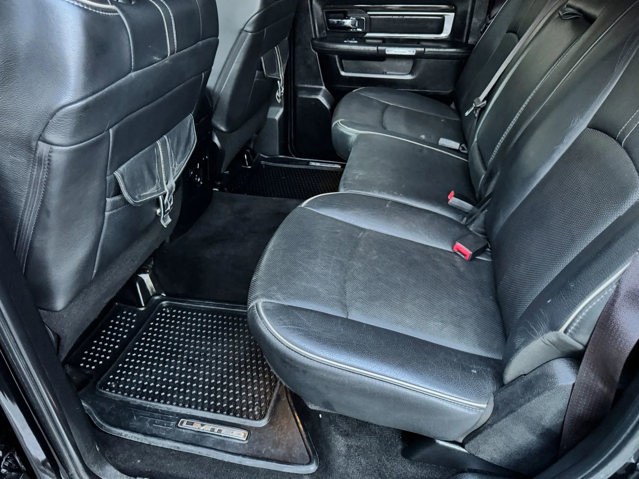 Used 2015 RAM 1500 Limited AWD/4WD image 29