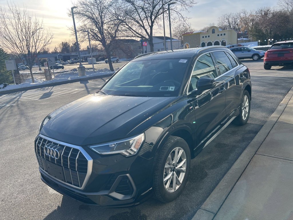 Used 2023 Audi Q3 2.0T Premium w/ Convenience Package image 42