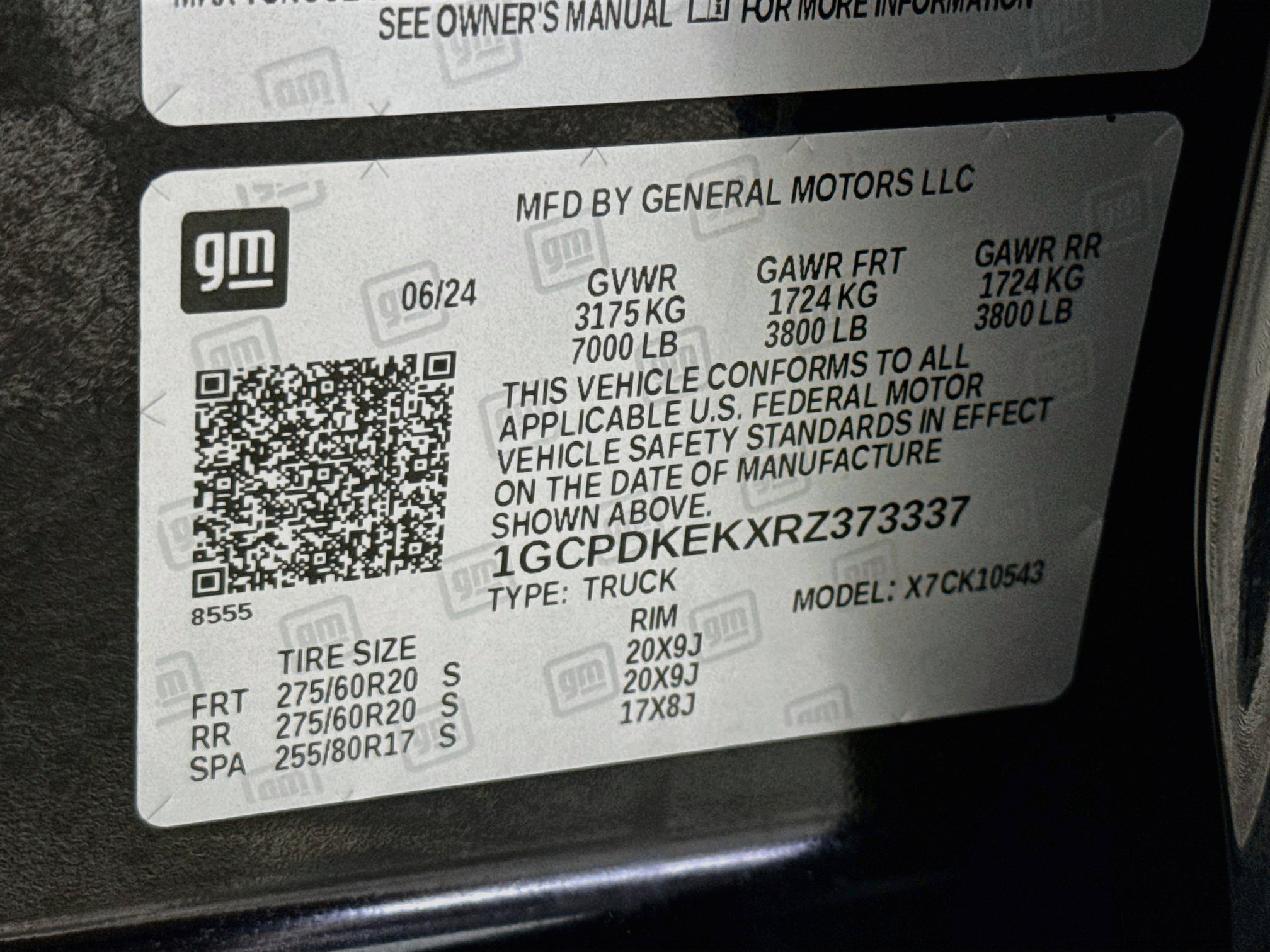 Used 2024 Chevrolet Silverado 1500 LT AWD/4WD image 40