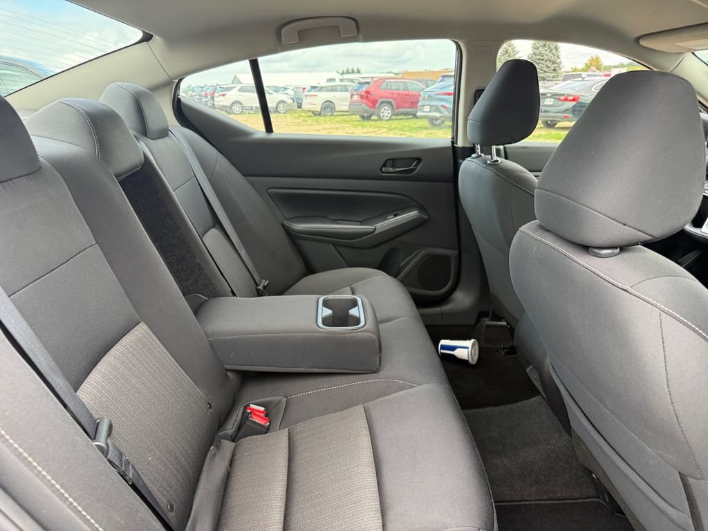Used 2024 Nissan Altima 2.5 SV FWD image 37
