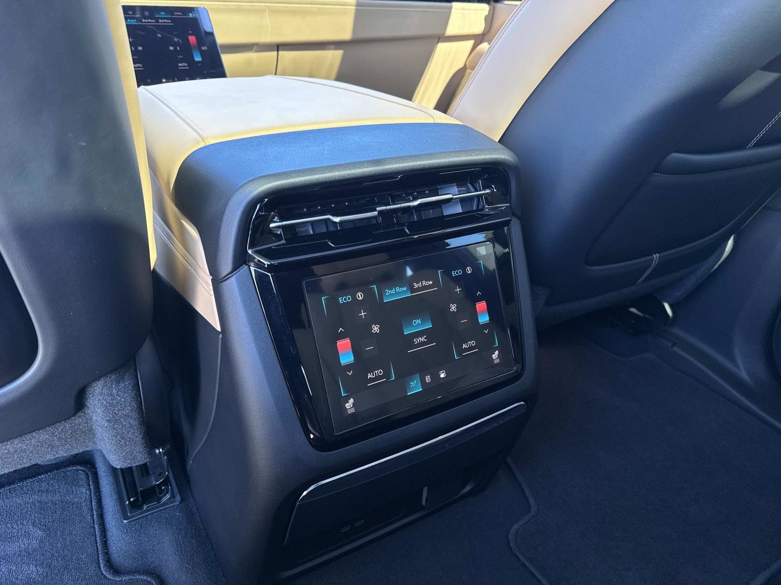 New 2025 Cadillac Escalade IQ Luxury 2 image 18