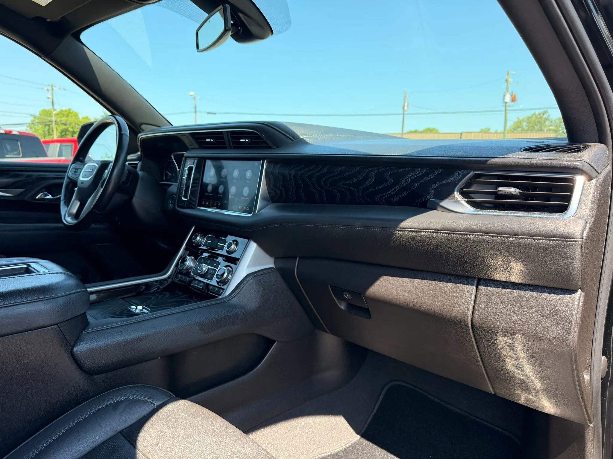 Used 2021 GMC Yukon Denali AWD/4WD image 36