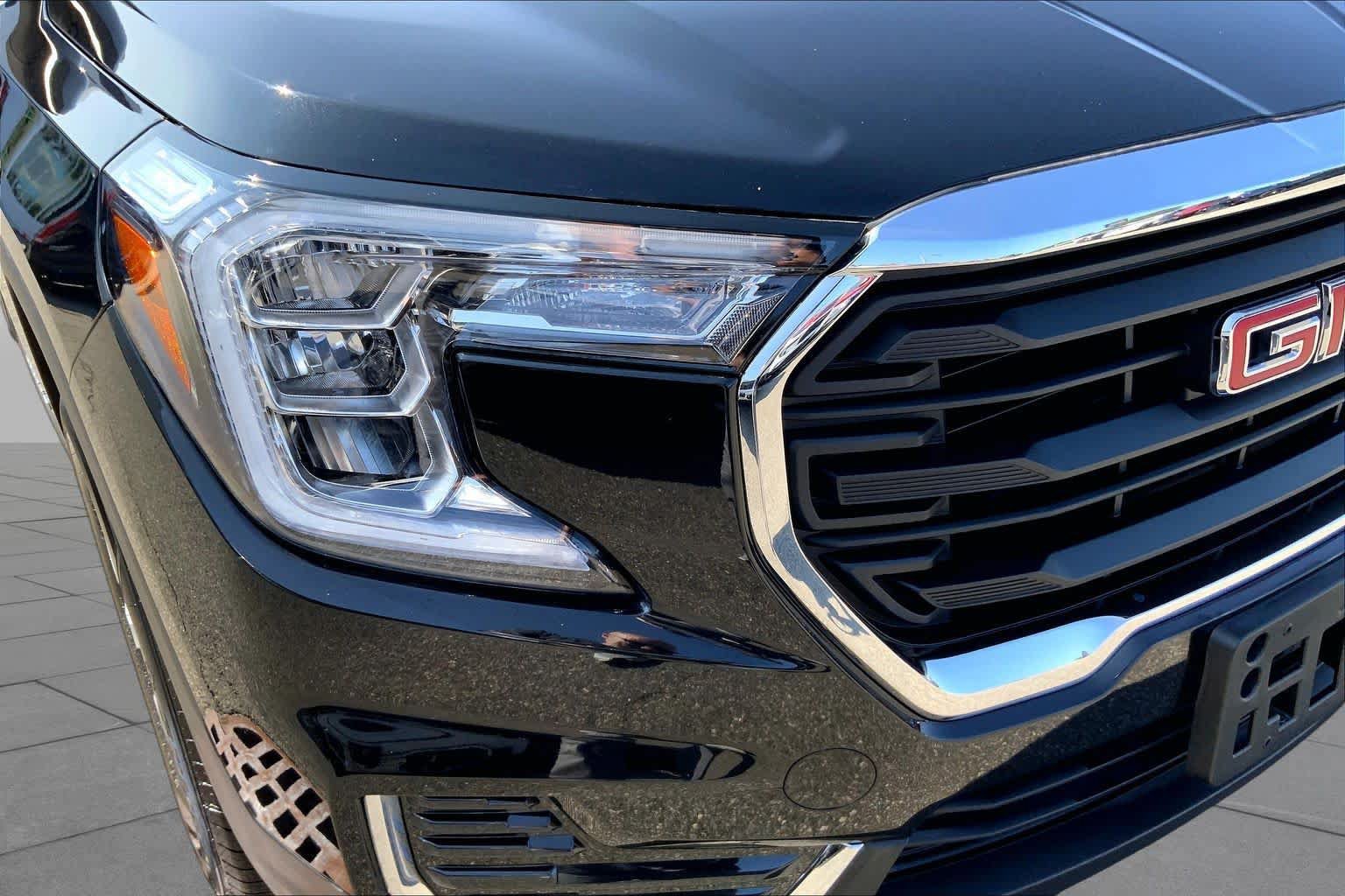 Used 2023 GMC Terrain SLE w/ Driver Convenience Package AWD/4WD image 27