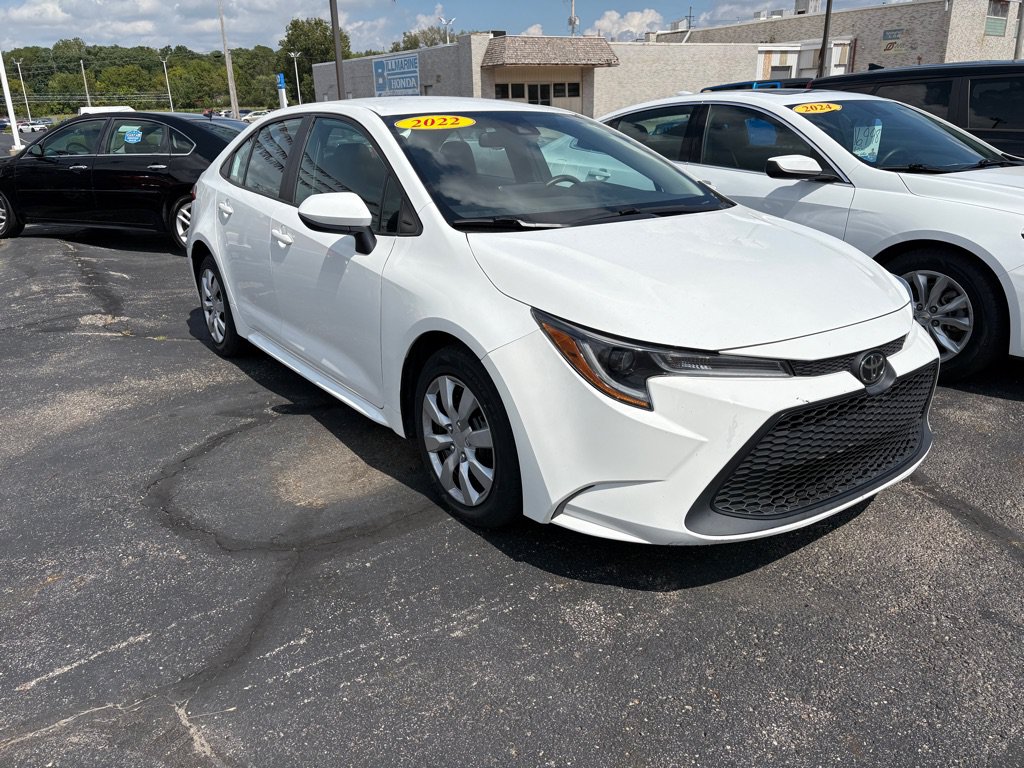 Used 2022 Toyota Corolla LE FWD image 1