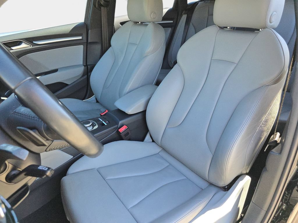 Used 2018 Audi A3 e-tron Premium w/ Sport Package FWD image 17