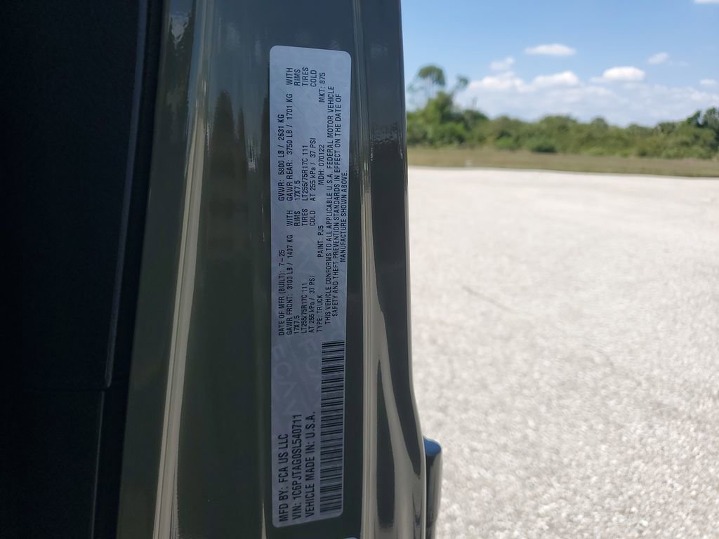 Used 2025 Jeep Gladiator Sport image 29