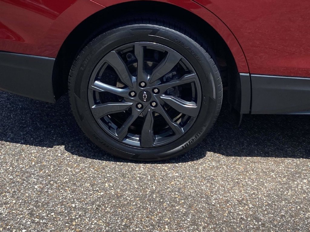 Used 2023 Chevrolet Equinox RS w/ LPO, Floor Liner Package FWD image 11