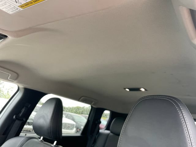 Used 2025 Mitsubishi Outlander SE AWD/4WD image 29