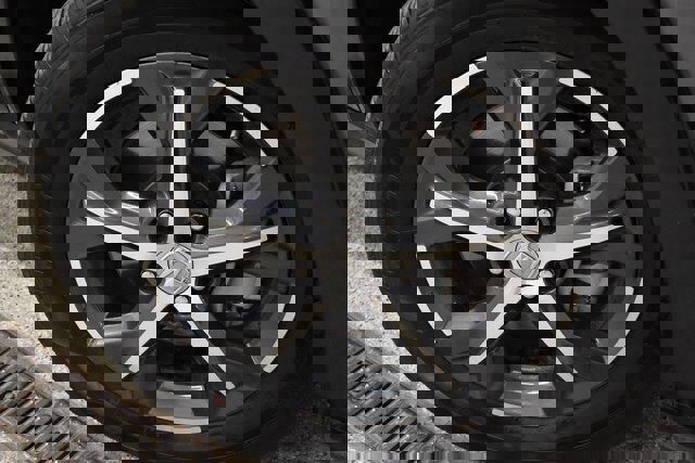 Used 2025 Honda HR-V EX-L image 14