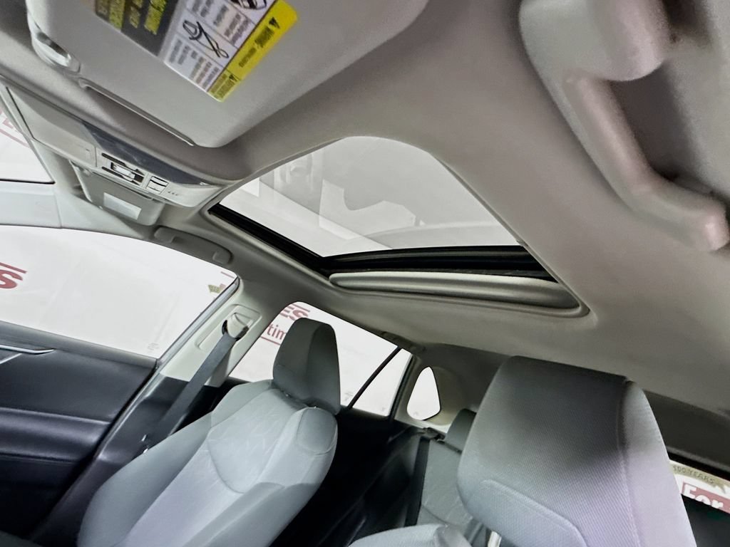 Certified 2020 Toyota RAV4 XLE w/ Convenience Package AWD/4WD image 11