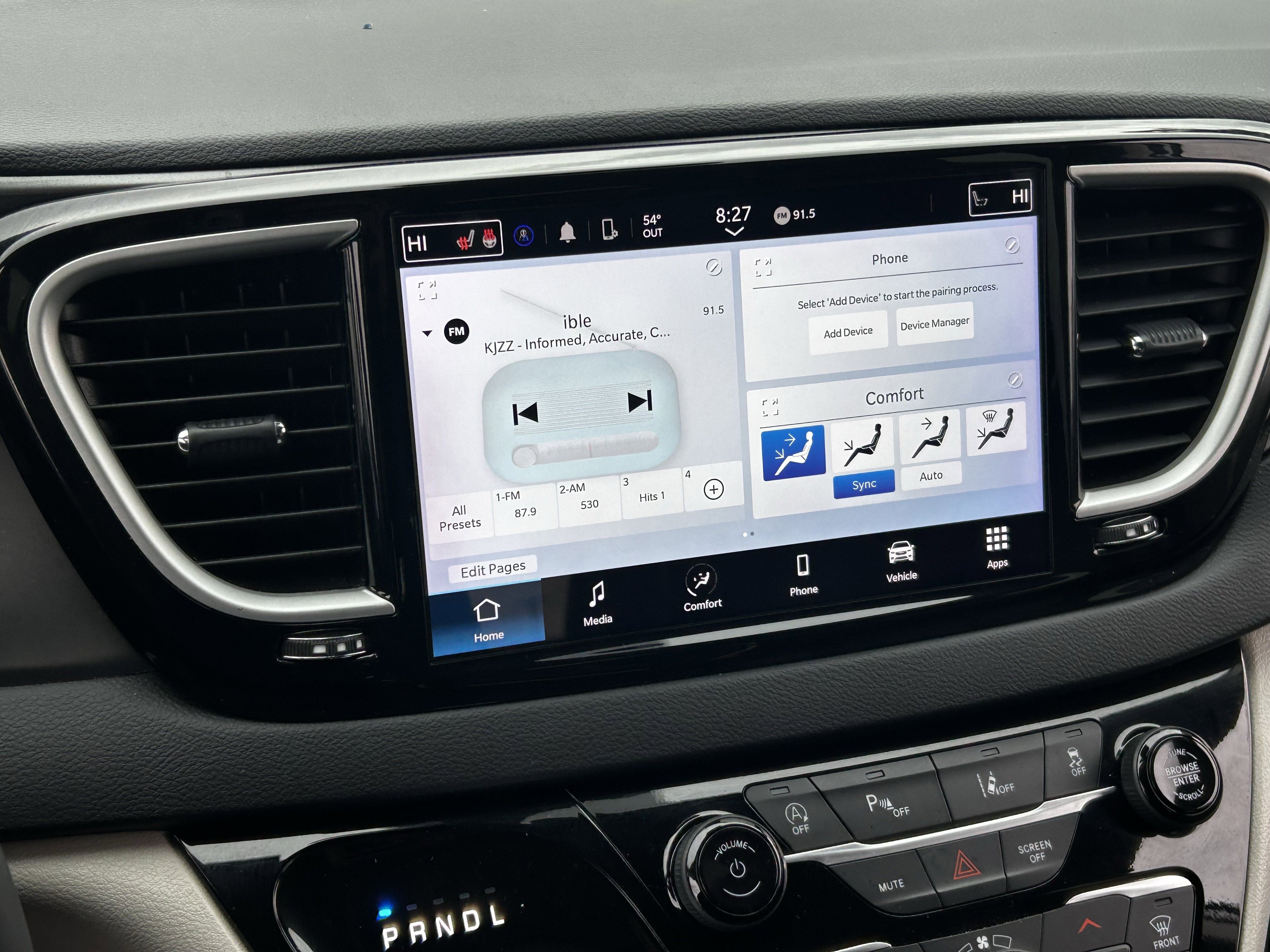 Certified 2024 Chrysler Pacifica Touring-L image 26