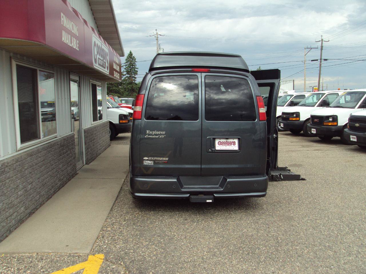 Used 2014 Chevrolet Express 1500 AWD image 7