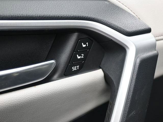 Used 2023 Toyota RAV4 Limited image 21