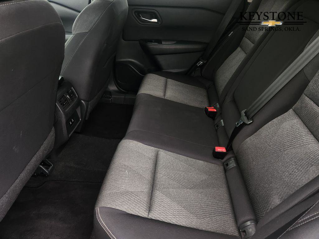 Used 2024 Nissan Rogue SV image 29