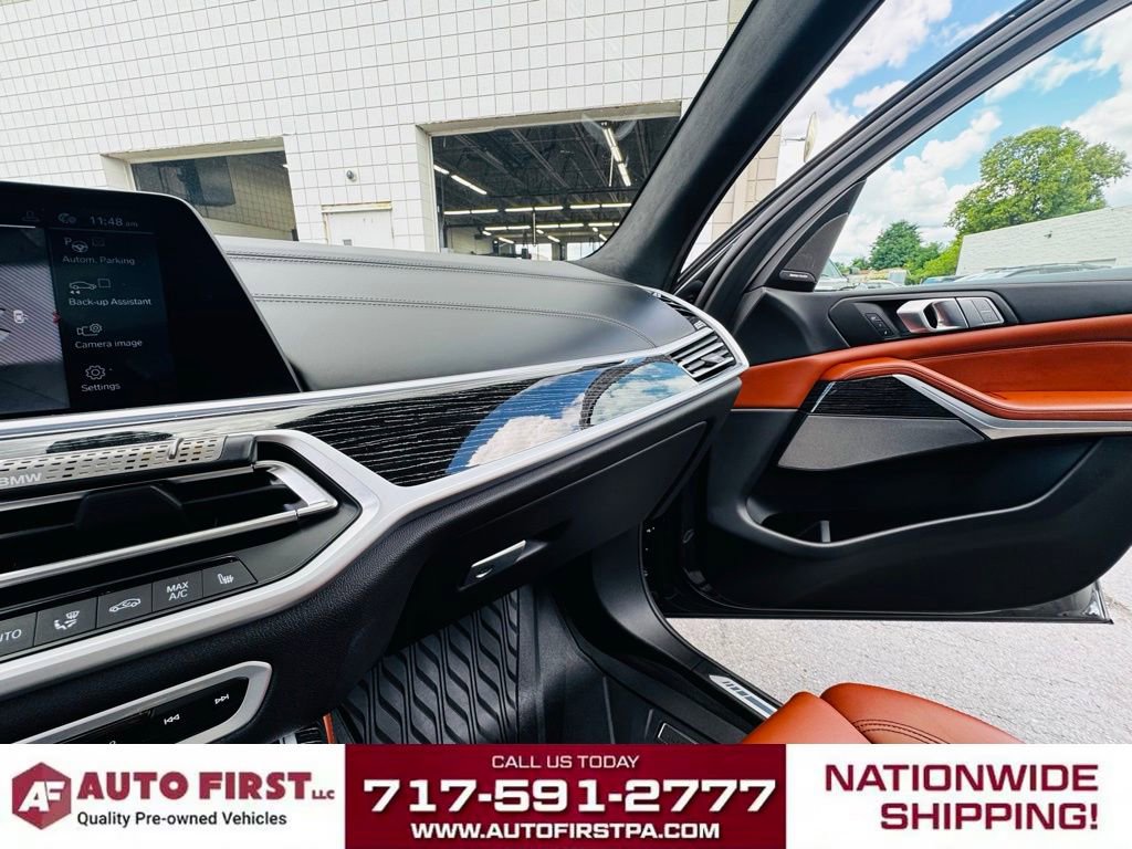 Used 2022 BMW X7 M50i w/ Executive Package image 16