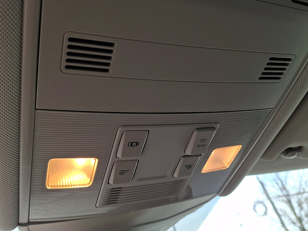 Used 2024 Volkswagen Jetta SE image 32