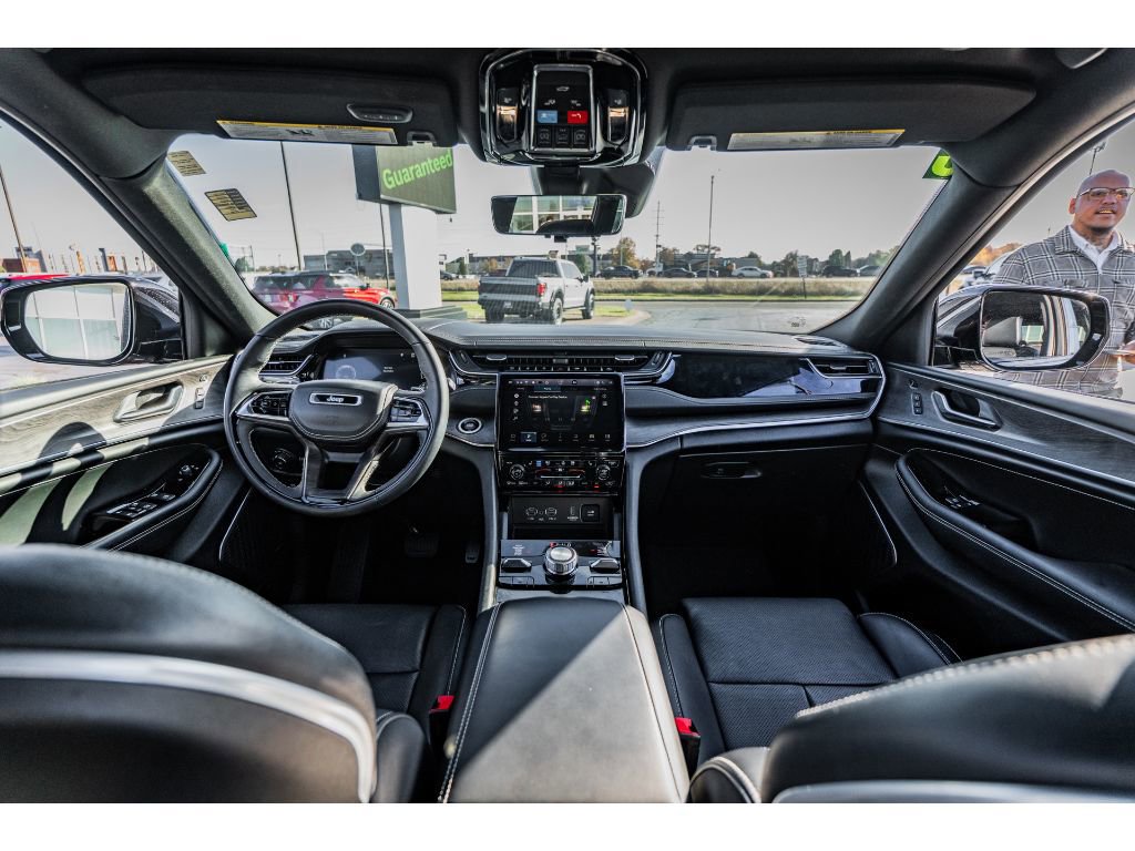 Used 2023 Jeep Grand Cherokee Overland w/ Adv Protech Group III image 10