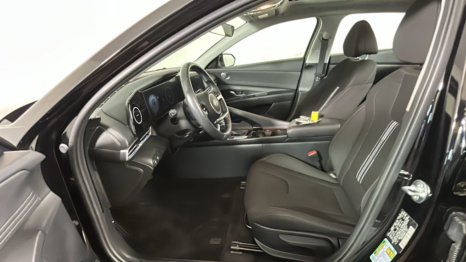 Certified 2024 Hyundai Elantra SEL w/ Convenience Package FWD image 15