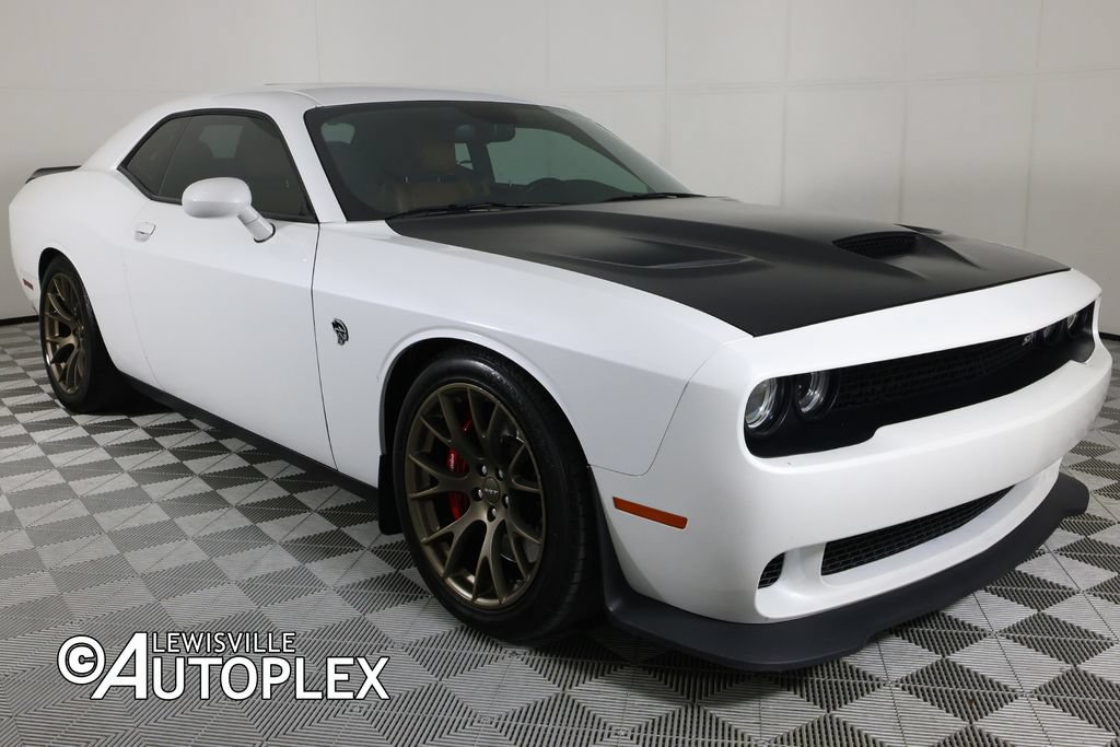 Used 2016 Dodge Challenger SRT Hellcat RWD image 3
