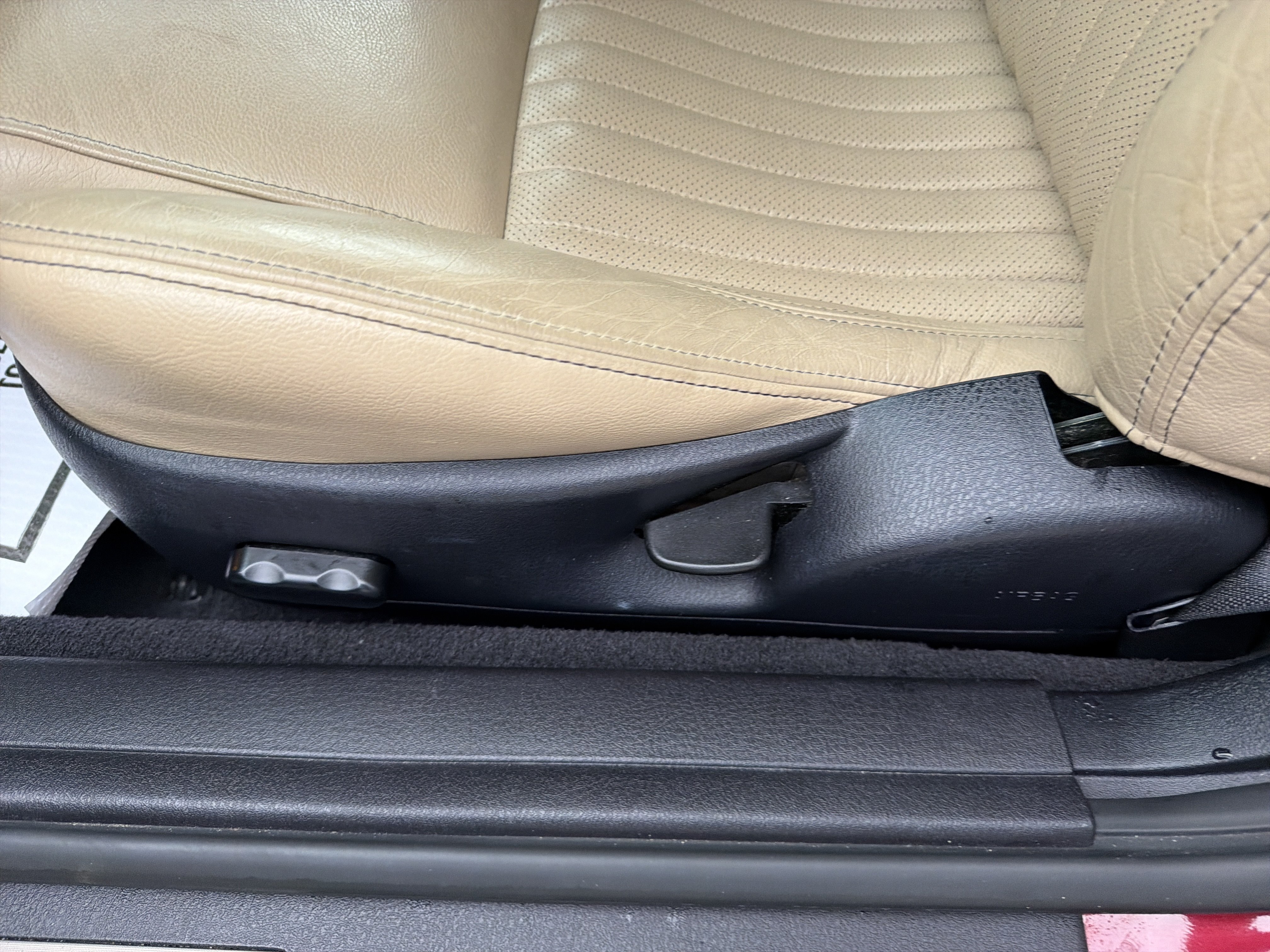 Used 2004 Ford Thunderbird RWD image 13